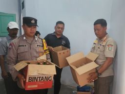 Tim Gabungan Tertibkan Penjualan Miras Ilegal