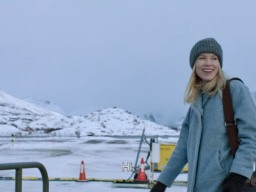 Breaking Surface: Di Antara Batas Napas dan Luka Lama