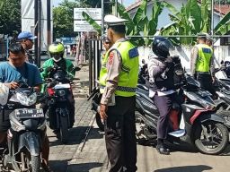 Operasi Rutin Puluhan Pelanggar Terjaring Unit Motor SIM dan STNK Ditilang