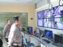 Pastikan Kamtibmas Selama Libur Panjang, Kapolres Tinjau Command Center Polres Nganjuk