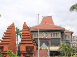 DPRD Sebut Jatim Masih Bergantung APBN Minta Gubernur Berbenah