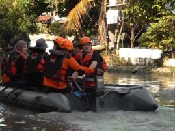 Peringati Hari Bumi, Pemkot Surabaya Gelar Susur Sungai dan Bersih-Bersih Kalimas