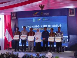 Gubernur Jatim Luncurkan KURsus Kluster Petani Tebu di Bondowoso, Fasilitasi Modal hingga Rp100 Juta