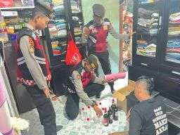 Razia Miras Belasan Botol Disita, Masyarakat Diajak Berperan Aktif Lapor