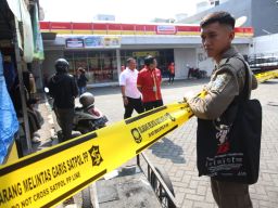 Eri Cahyadi Sidak Parkir Liar, Tutup Lahan Parkir Dua Toko Modern di Surabaya