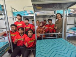 Tak Seperti Dedi Mulyadi, Surabaya Pilih Jalur Asrama Bukan Barak Militer