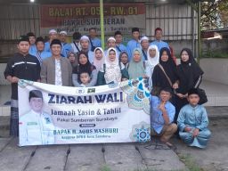 25 Warga Pakal Ziarah Wali, Agus Mashuri Dukung Kegiatan Religius