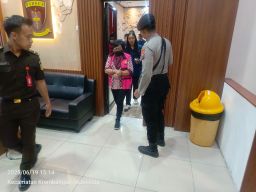 Kejari Tanjung Perak Tetapkan 2 Tersangka Dugaan Korupsi Pengadaan Ikan Fiktif di PT Perindo Surabay