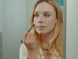 Simple Passion: Erosi Diri di Tengah Hasrat yang Membara