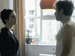 "Perfect Sense": Cinta yang Bertahan Saat Dunia Kehilangan Segalanya