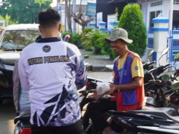 Rutan Pemalang Gelar Jum’at Berkah, Bagikan Paket Makanan kepada Masyarakat