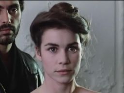 The Public Woman": Antara Tubuh, Peran, dan Diri yang Hilang