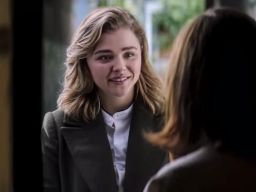 "Greta": Ketika Kebaikan Dibalas Teror yang Mencekam