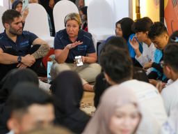 Qantas dan UNICEF Australia Tinjau Layanan Anak di Surabaya