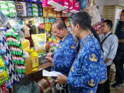 Sidak Pasar Satgas Pangan Surabaya Tak Temukan Beras Oplosan