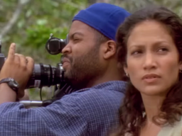 "Anaconda": Ketika Pemburu dan Ular Raksasa Saling Mengintai di Sungai Amazon