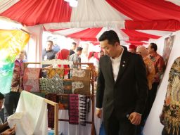 Batik Warga Binaan Lapas Cipinang Dipesan Wamenpora Taufik Hidayat