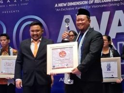 Kepala SMK Muhammadiyah 1 Surabaya Dinobatkan sebagai Visionary Educational Leader 2025
