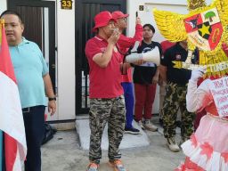 Jalan Sehat & Bazar RW 11 Kedinding Tengah Disambut Antusias, Lurah Hadir Meriahkan