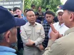 Meski Disegel, PT SJL Masih Beroperasi, DPRD Surabaya Ancam Sanksi Berat