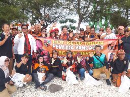 Pemuda Pancasila Surabaya Gelar Aksi Bersih-Bersih Pantai Kenjeran