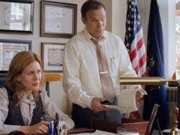 The English Teacher: Kisah Guru Idealistis yang Terseret Romansa dan Drama Teater