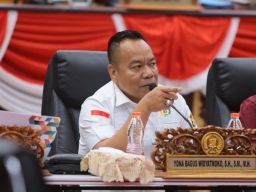 Pemkot Surabaya Diminta Bijak Atur Izin Tenda Hajatan di Jalan Kampung
