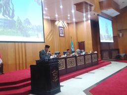 Wali Kota Eri Cahyadi Targetkan Pertumbuhan Ekonomi Surabaya 5,8 Persen di Tahun 2026