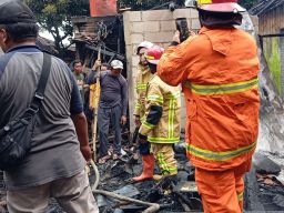 Ditinggal Pergi Kondangan, Dua Rumah di Pemalang Hangus Terbakar