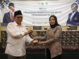 Terima Penghargaan FJN, Ning Dini Fokus Perjuangkan Kesejahteraan Guru Madrasah