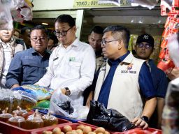 Jelang Nataru Satgas Pengendalian Harga Beras Jawa Timur Sidak Pasar di Surabaya
