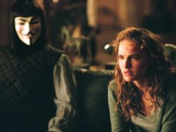 V for Vendetta (2005): Saat Topeng Jadi Simbol Perlawanan
