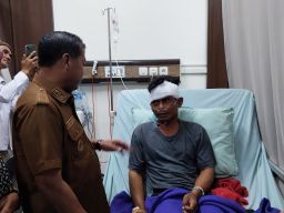 Bupati Majalengka Tengok Korban Laka Lantas di RSUD Cideres