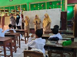 Senyum Ceria Pelajar Sambut Makan Bergizi Gratis