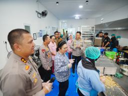 Dukung Program MBG Kapolri Tinjau SPPG YKB Polres Karanganyar