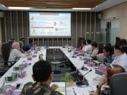 Bekali Relawan Literasi Keuangan Rampas dan OJK Jatim Gelar TOT Humanis