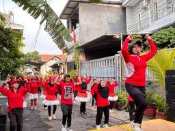 Lewat Senam Sicita, PAC PDI-P Genteng : Bentuk Nyata Menjaga Kepercayaan Masyarakat