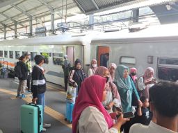 Penjualan Tiket Kereta Api Untuk Natal dan Tahun Baru 2025/2026 Meningkat Cukup Pesat