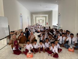 Disperpusip Jatim Pinjamkan 1.600 Buku ke 16 Sekolah Rakyat