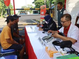 Gandeng BNNK Surabaya Polres Tanjung Perak Gelar Bakti Kesehatan