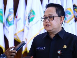 UMP Masih Misteri, Pemprov Jatim 'Tangan Terikat' Tunggu Perintah Pusat!