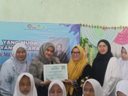 Siswa-Siswi SMA YPP Terpadu Nurul Huda Surabaya Ikuti Pelatihan Public Speaking