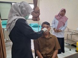 Keluarga Jemaah Haji Ghoib Asal Malang Jalani Tes DNA di Surabaya