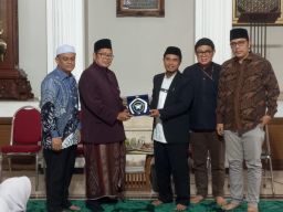 Bangun Sinergitas Pondok Pesantren Al Ikhlas NTB Silaturahmi ke MDTQN Benteng Suryalaya Surabaya