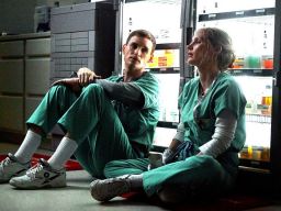 The Good Nurse (2022): Kejahatan yang Tumbuh di Balik Kepedulian