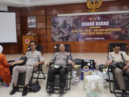 Panitia Natal TNI dan Polri Gelar Bakti Sosial Donor Darah di PMI Surabaya