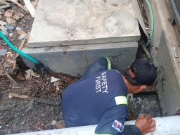 Meteran Tergenang, Pelanggan Dibebani Biaya: Akuntabilitas Layanan PDAM Surabaya Disorot