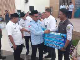 BAZNAS Majalengka Salurkan Dana Zakat untuk Sekolah dan Program Rumah Layak Huni