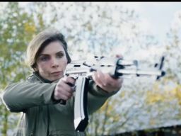 Women of Mafia (2018): Perempuan yang Bertahan di Dunia yang Tidak Pernah Ramah