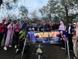 'Muncak Bareng' Polisi Sosialisasi Operasi Keselamatan Semeru 2026